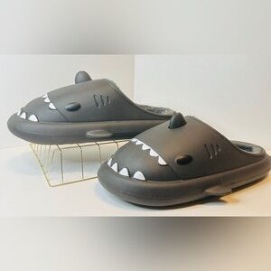 Gray Crayon Friends SHARK Faux Fur Lined House Shoe Slippers Unisex Size 42-43